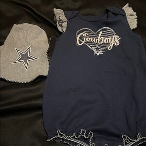 DALLAS COWBOYS HIGH QUALITY POPULAR DESIGN BABY INFANT SUIT BIB 18m, girls,nwot